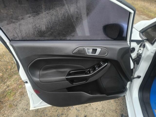 Білий Форд Фієста, об'ємом двигуна 1.5 л та пробігом 190 тис. км за 7625 $, фото 23 на Automoto.ua