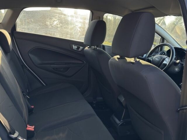 Белый Форд Фиеста, объемом двигателя 1.5 л и пробегом 218 тыс. км за 6500 $, фото 3 на Automoto.ua