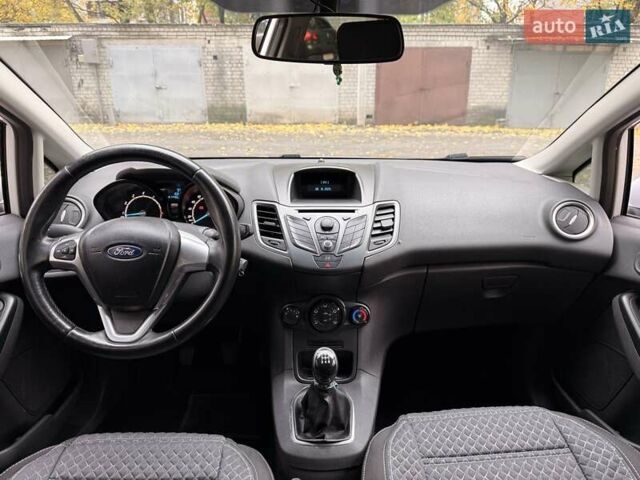 Форд Фиеста 2013 в Днепре (Днепропетровске) на Automoto.ua Белый Форд Фиеста, объемом двигателя 1.24 л и пробегом 132 тыс. км за 5700 $, фото 18 на Automoto.ua