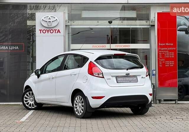 Белый Форд Фиеста, объемом двигателя 1.6 л и пробегом 68 тыс. км за 6456 $, фото 1 на Automoto.ua
