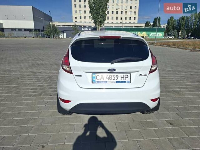 Белый Форд Фиеста, объемом двигателя 1.5 л и пробегом 218 тыс. км за 6999 $, фото 3 на Automoto.ua