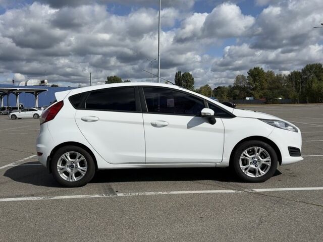 Белый Форд Фиеста, объемом двигателя 1 л и пробегом 104 тыс. км за 5600 $, фото 3 на Automoto.ua