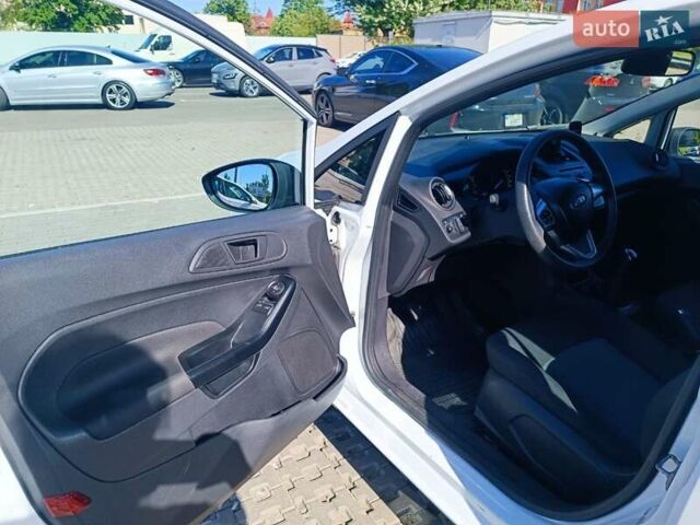 Белый Форд Фиеста, объемом двигателя 1 л и пробегом 69 тыс. км за 7100 $, фото 9 на Automoto.ua