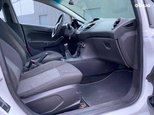 Белый Форд Фиеста, объемом двигателя 1 л и пробегом 200 тыс. км за 4500 $, фото 21 на Automoto.ua