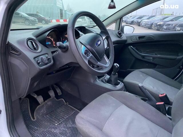 Белый Форд Фиеста, объемом двигателя 1 л и пробегом 200 тыс. км за 4500 $, фото 10 на Automoto.ua