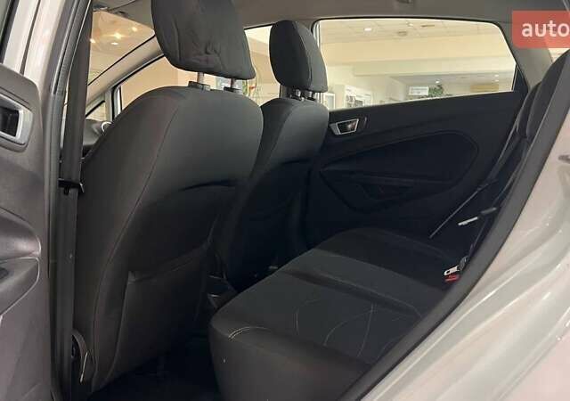 Белый Форд Фиеста, объемом двигателя 1.6 л и пробегом 68 тыс. км за 6456 $, фото 14 на Automoto.ua