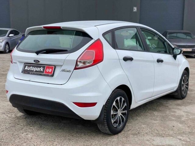 Белый Форд Фиеста, объемом двигателя 1 л и пробегом 200 тыс. км за 4500 $, фото 4 на Automoto.ua