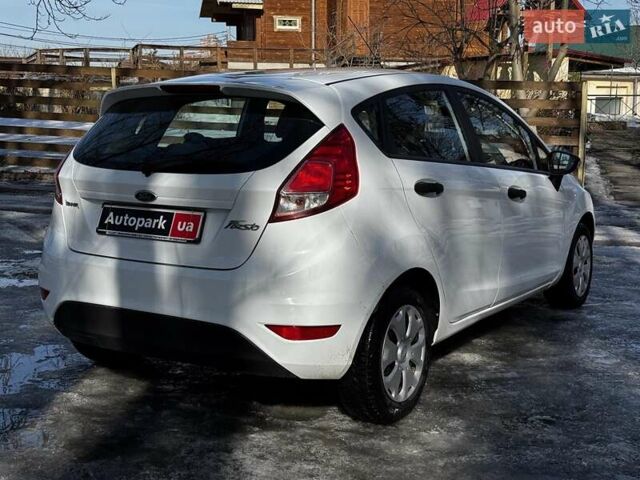 Белый Форд Фиеста, объемом двигателя 1 л и пробегом 108 тыс. км за 6590 $, фото 7 на Automoto.ua