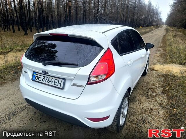 Білий Форд Фієста, об'ємом двигуна 1.5 л та пробігом 190 тис. км за 7500 $, фото 9 на Automoto.ua