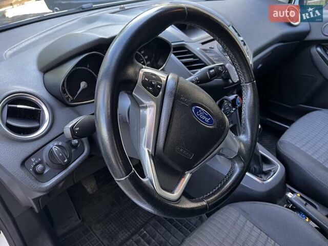 Белый Форд Фиеста, объемом двигателя 1.5 л и пробегом 101 тыс. км за 10000 $, фото 15 на Automoto.ua