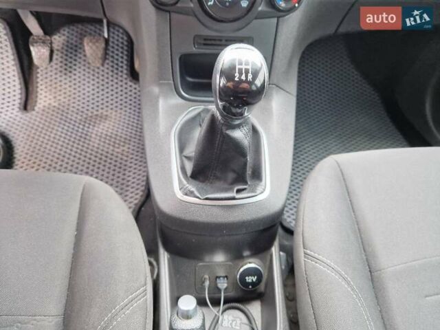 Белый Форд Фиеста, объемом двигателя 1.5 л и пробегом 140 тыс. км за 7000 $, фото 16 на Automoto.ua