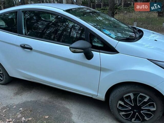 Білий Форд Фієста, об'ємом двигуна 1.5 л та пробігом 249 тис. км за 6500 $, фото 4 на Automoto.ua