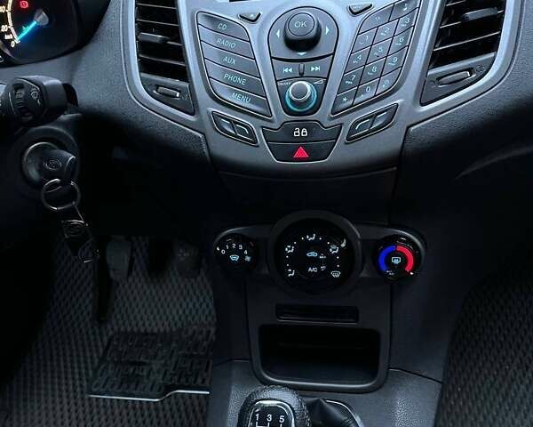 Білий Форд Фієста, об'ємом двигуна 1.5 л та пробігом 249 тис. км за 6500 $, фото 28 на Automoto.ua