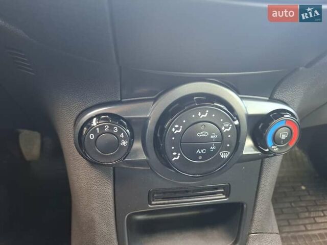 Белый Форд Фиеста, объемом двигателя 1.5 л и пробегом 218 тыс. км за 6999 $, фото 24 на Automoto.ua