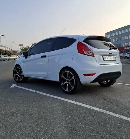Белый Форд Фиеста, объемом двигателя 1.24 л и пробегом 150 тыс. км за 6000 $, фото 30 на Automoto.ua