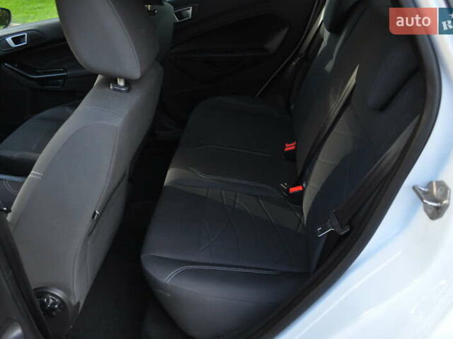 Белый Форд Фиеста, объемом двигателя 1.6 л и пробегом 124 тыс. км за 8500 $, фото 21 на Automoto.ua