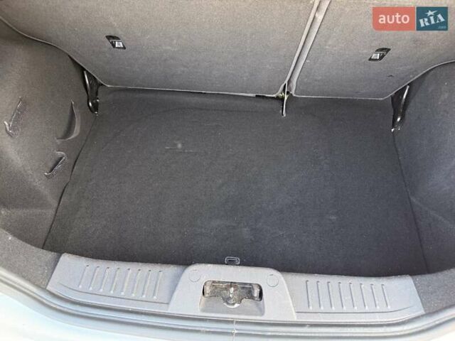 Білий Форд Фієста, об'ємом двигуна 1.5 л та пробігом 110 тис. км за 8500 $, фото 54 на Automoto.ua