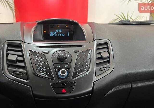 Белый Форд Фиеста, объемом двигателя 1.6 л и пробегом 68 тыс. км за 6456 $, фото 17 на Automoto.ua