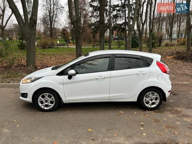 Белый Форд Фиеста, объемом двигателя 1 л и пробегом 151 тыс. км за 6940 $, фото 7 на Automoto.ua