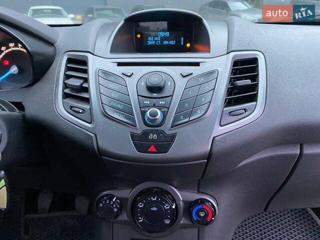 Белый Форд Фиеста, объемом двигателя 1 л и пробегом 200 тыс. км за 4500 $, фото 26 на Automoto.ua