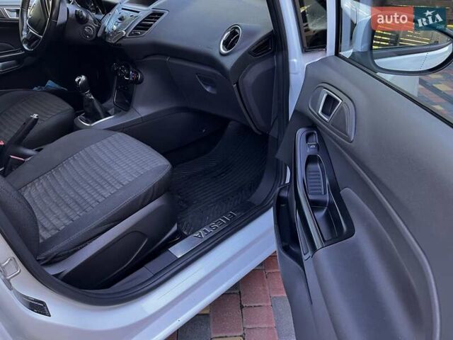 Белый Форд Фиеста, объемом двигателя 1.5 л и пробегом 101 тыс. км за 10000 $, фото 22 на Automoto.ua