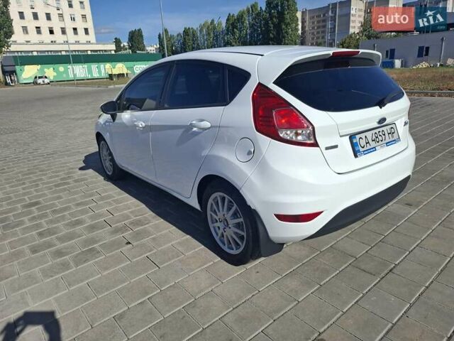 Белый Форд Фиеста, объемом двигателя 1.5 л и пробегом 218 тыс. км за 6999 $, фото 2 на Automoto.ua