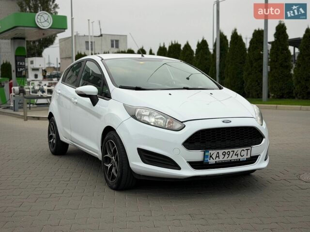 Білий Форд Фієста, об'ємом двигуна 1 л та пробігом 104 тис. км за 6500 $, фото 2 на Automoto.ua