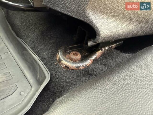 Білий Форд Фієста, об'ємом двигуна 1.5 л та пробігом 110 тис. км за 8500 $, фото 68 на Automoto.ua