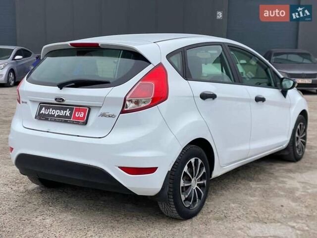 Белый Форд Фиеста, объемом двигателя 1 л и пробегом 200 тыс. км за 4500 $, фото 4 на Automoto.ua