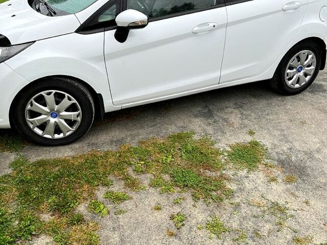 Білий Форд Фієста, об'ємом двигуна 1.4 л та пробігом 194 тис. км за 7200 $, фото 8 на Automoto.ua