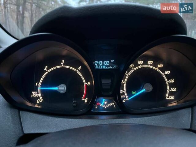 Білий Форд Фієста, об'ємом двигуна 1.5 л та пробігом 249 тис. км за 6500 $, фото 30 на Automoto.ua