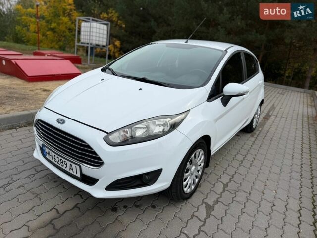 Білий Форд Фієста, об'ємом двигуна 1.6 л та пробігом 195 тис. км за 6300 $, фото 1 на Automoto.ua