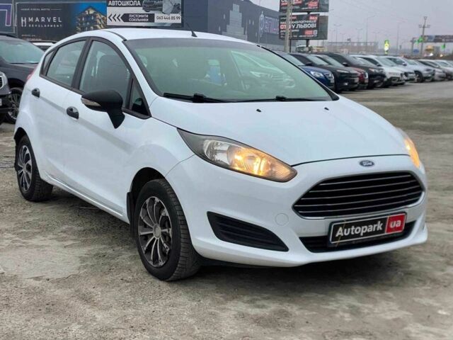 Белый Форд Фиеста, объемом двигателя 1 л и пробегом 200 тыс. км за 4500 $, фото 7 на Automoto.ua