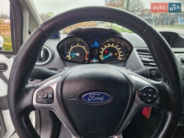 Белый Форд Фиеста, объемом двигателя 1.5 л и пробегом 140 тыс. км за 7000 $, фото 14 на Automoto.ua
