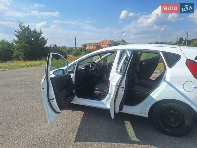 Білий Форд Фієста, об'ємом двигуна 1.5 л та пробігом 197 тис. км за 5500 $, фото 8 на Automoto.ua