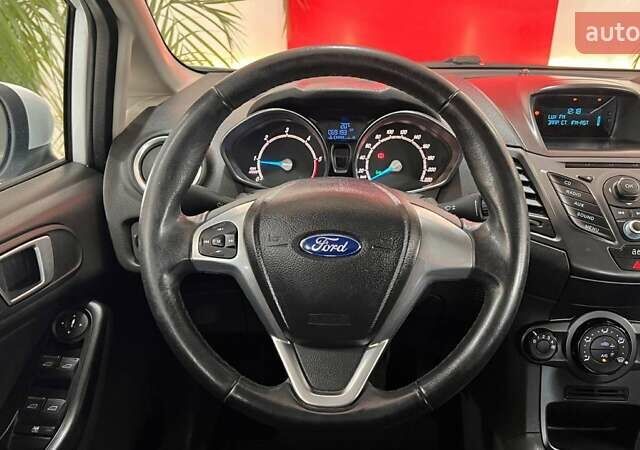 Белый Форд Фиеста, объемом двигателя 1.6 л и пробегом 68 тыс. км за 6456 $, фото 10 на Automoto.ua