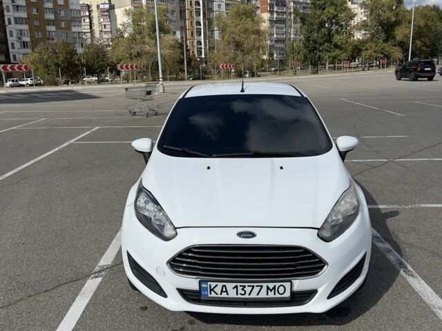 Белый Форд Фиеста, объемом двигателя 1 л и пробегом 104 тыс. км за 5600 $, фото 2 на Automoto.ua