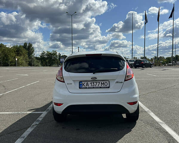 Білий Форд Фієста, об'ємом двигуна 1 л та пробігом 104 тис. км за 5400 $, фото 6 на Automoto.ua