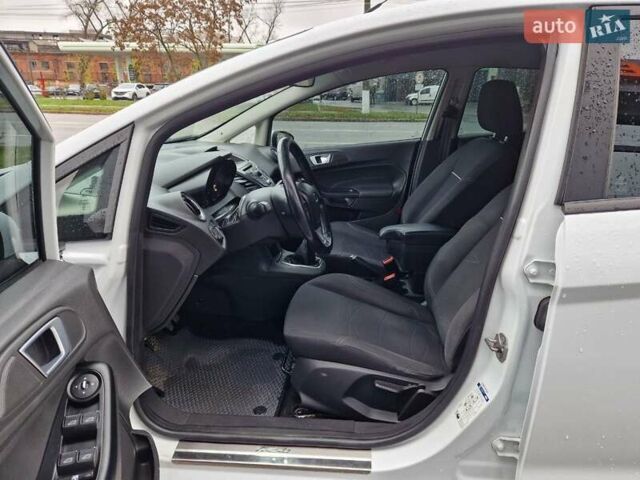 Белый Форд Фиеста, объемом двигателя 1.5 л и пробегом 140 тыс. км за 7000 $, фото 6 на Automoto.ua