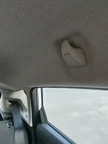 Белый Форд Фиеста, объемом двигателя 1 л и пробегом 97 тыс. км за 7900 $, фото 4 на Automoto.ua