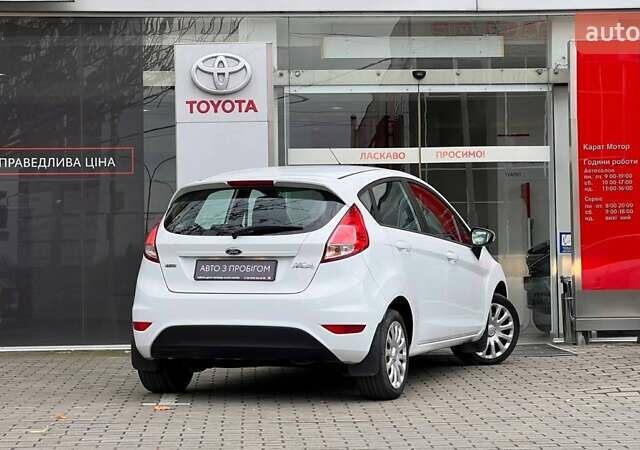 Белый Форд Фиеста, объемом двигателя 1.6 л и пробегом 68 тыс. км за 6456 $, фото 4 на Automoto.ua