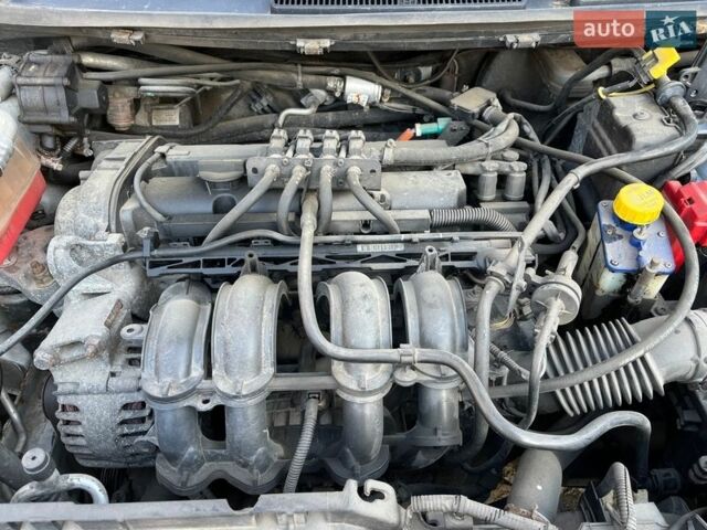 Белый Форд Фиеста, объемом двигателя 1.24 л и пробегом 170 тыс. км за 6000 $, фото 7 на Automoto.ua