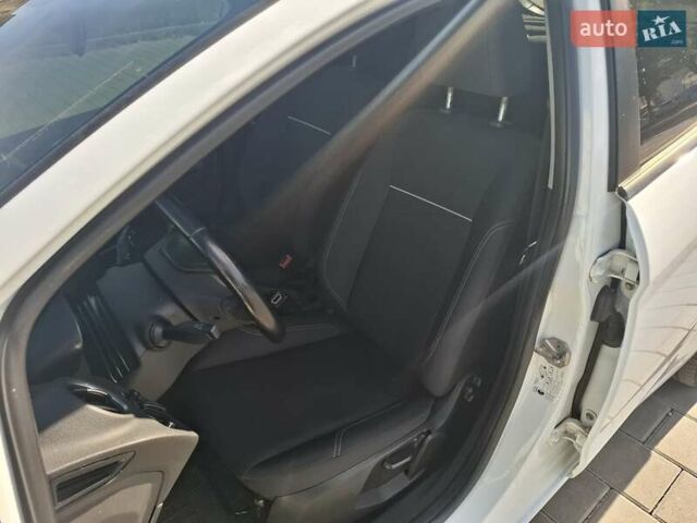 Белый Форд Фиеста, объемом двигателя 1.5 л и пробегом 218 тыс. км за 6999 $, фото 12 на Automoto.ua