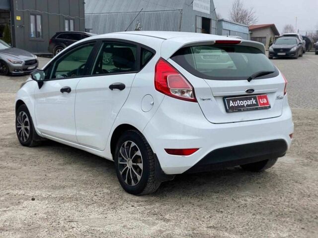 Белый Форд Фиеста, объемом двигателя 1 л и пробегом 200 тыс. км за 4500 $, фото 2 на Automoto.ua
