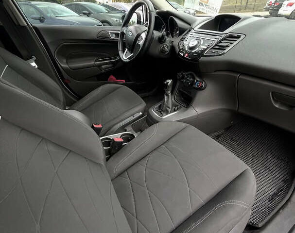 Белый Форд Фиеста, объемом двигателя 1 л и пробегом 130 тыс. км за 7200 $, фото 1 на Automoto.ua