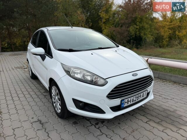 Білий Форд Фієста, об'ємом двигуна 1.6 л та пробігом 195 тис. км за 6300 $, фото 4 на Automoto.ua