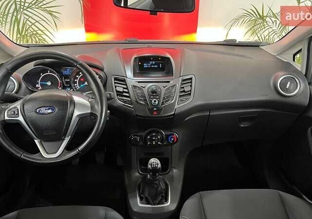 Белый Форд Фиеста, объемом двигателя 1.6 л и пробегом 68 тыс. км за 6456 $, фото 8 на Automoto.ua