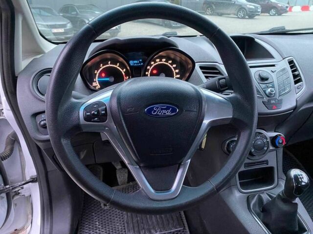 Белый Форд Фиеста, объемом двигателя 1 л и пробегом 200 тыс. км за 4500 $, фото 14 на Automoto.ua