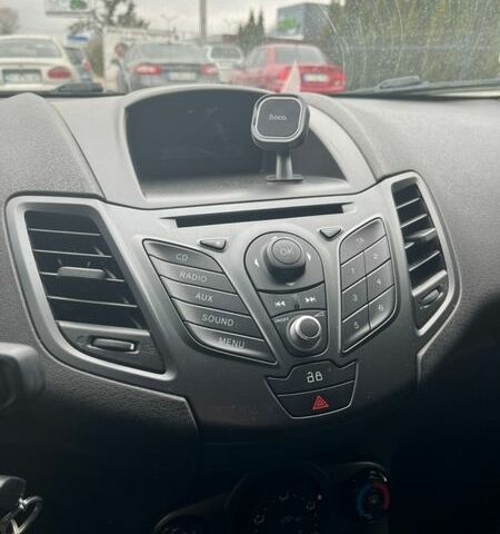 Білий Форд Фієста, об'ємом двигуна 1 л та пробігом 154 тис. км за 5900 $, фото 2 на Automoto.ua