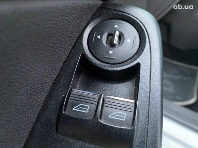 Белый Форд Фиеста, объемом двигателя 1 л и пробегом 200 тыс. км за 4500 $, фото 13 на Automoto.ua